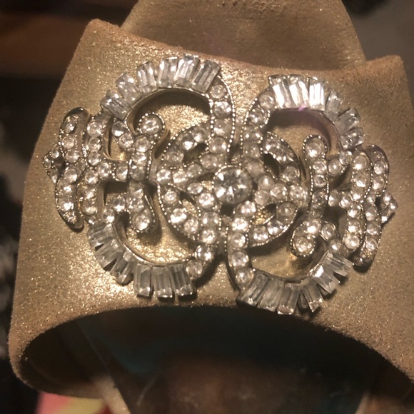 Badgley Mischka Gold leather Heels with jewels detail Size 9.5 - Picture 3 of 11